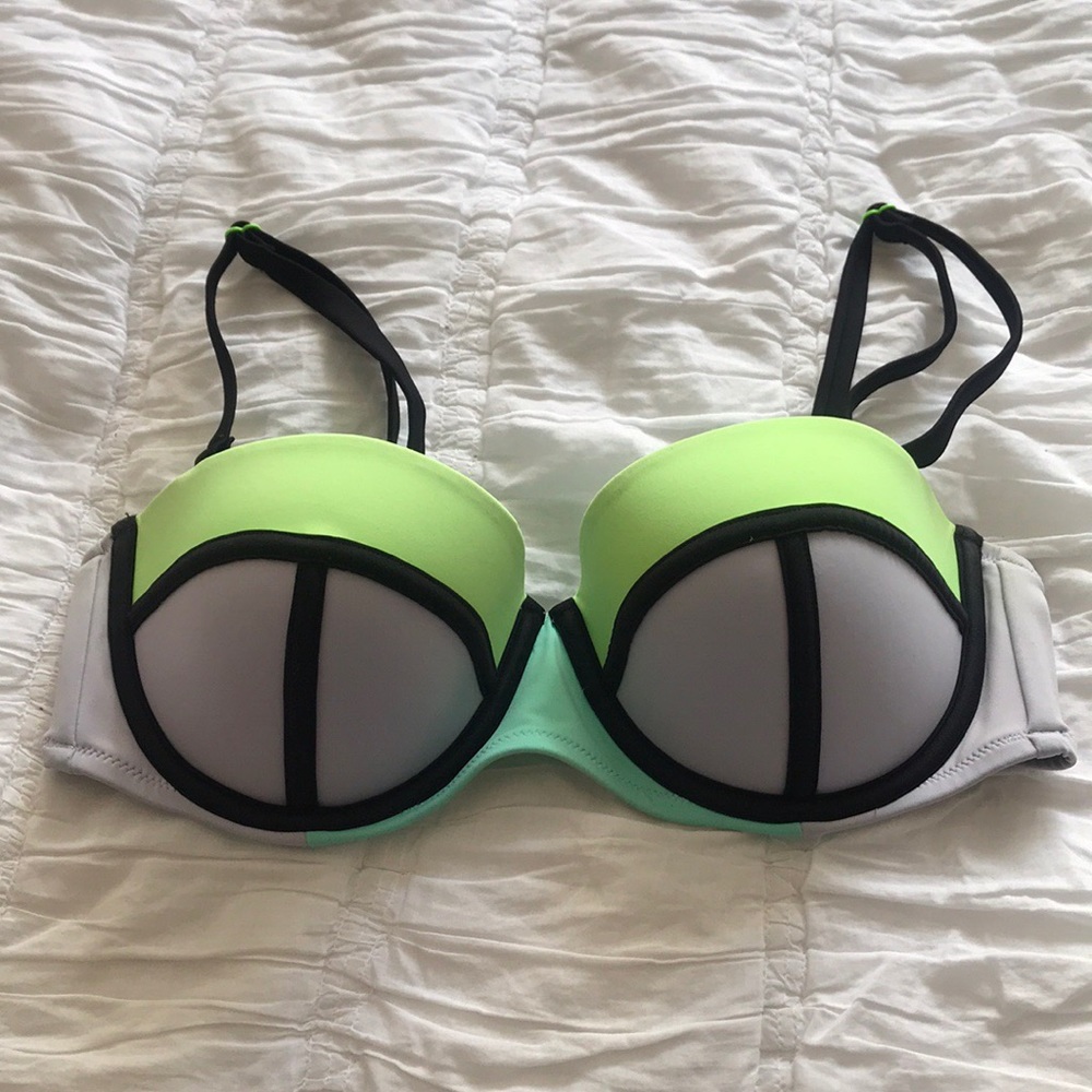 Victoria’s secret bikini top